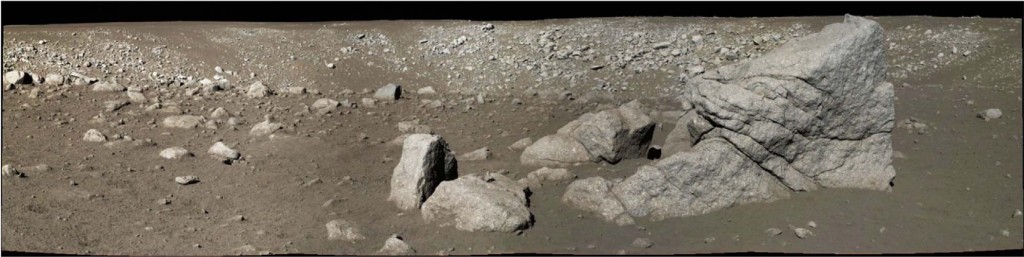 Panoramic view of the ‘Zi Wei’ crater by the Panoramic Camera on the Yutu rover