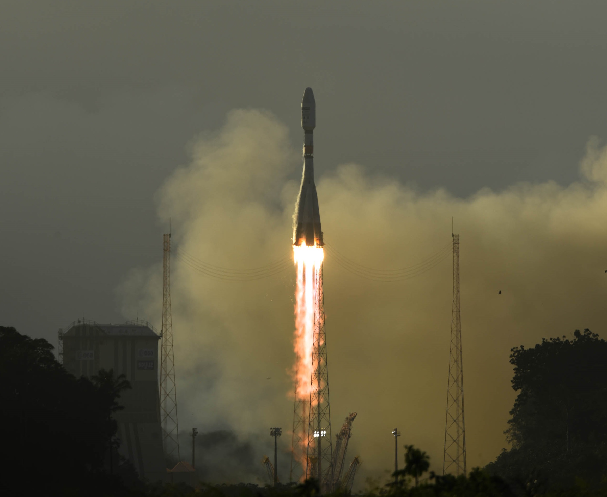 Soyuz lifts Sentinel-1B Radar Satellite to Orbit, Fregat Stage completes long Multi-Orbit Flight picture photo