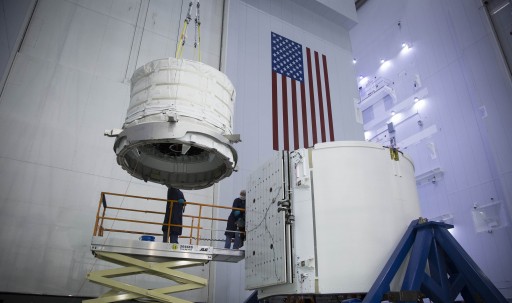 BEAM being lifted into Dragon's Trunk - Photo: SpaceX