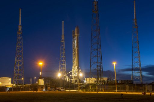 Falcon 9 at the SLC-40 launch complex - Photo: SpaceX (JCSat-16 Mission)