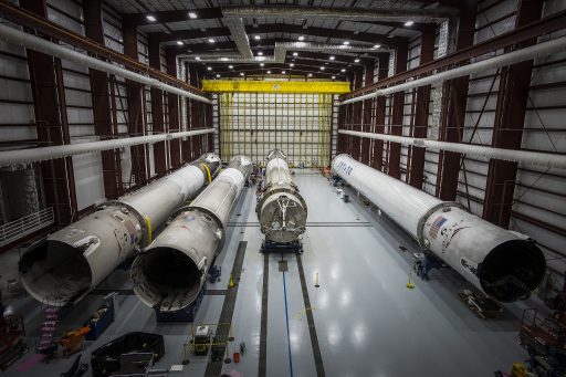 Returned cores in LC-39A HIF - Photo: SpaceX