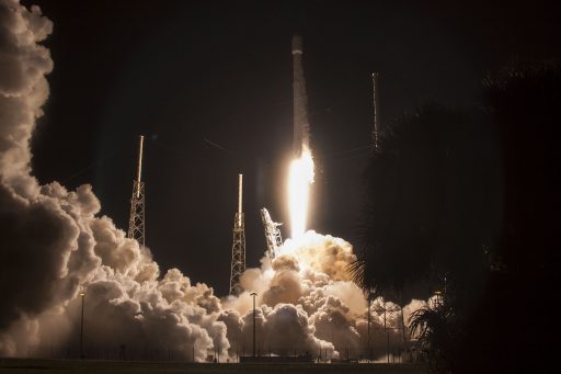 Falcon 9 blasts off with JCSat-16 - Photo: SpaceX