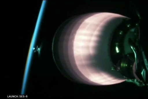 Falcon 9 films its own exhaust after orbital insertion - Photo: SpaceX Webcast