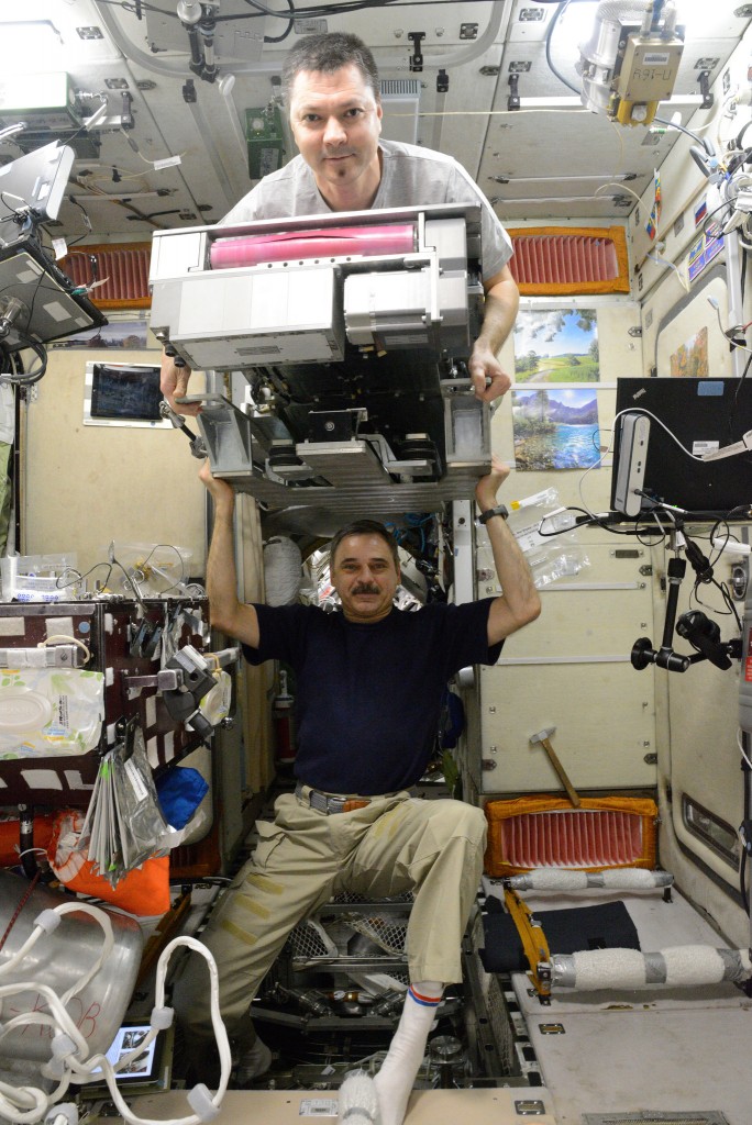 Mikhail Kornienko & Oleg Kononenko with the Russian BD-2 Treadmill - Photo: NASA