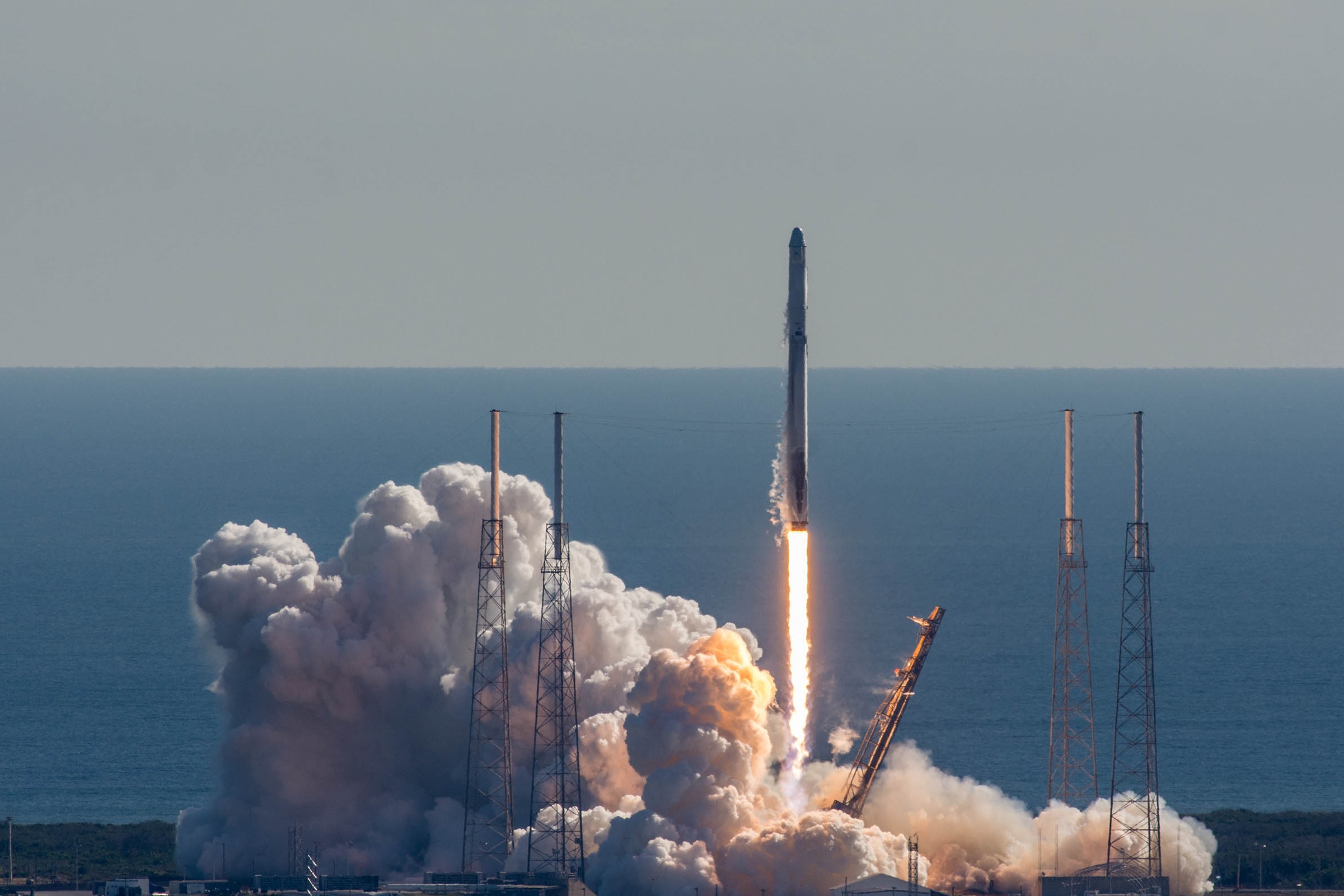 Falcon 9 ready to send Dragon into Orbit, attempt 1st Stage
