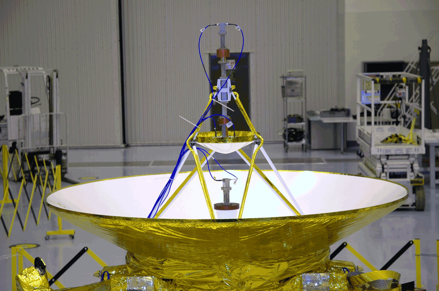 High Gain Antenna - Photo: NASA