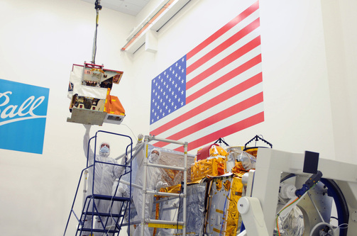 CrIS being lifted over the NPP Satellite before being integrated into the Spacecraft Bus System - Photo: NASA/Ball Aerospace