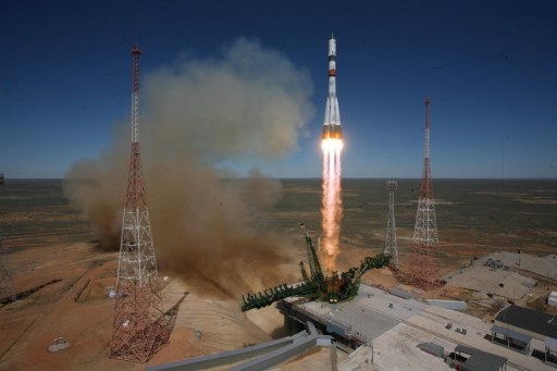 Soyuz blasts off with Progress M-27M - Photo: Roscosmos/Tsenki