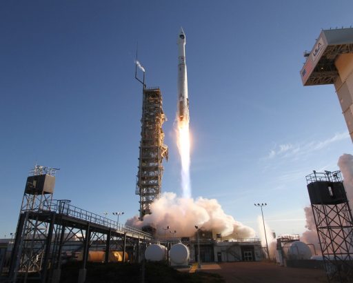 DMSP F19 Launches atop Atlas V - Photo: United Launch Alliance