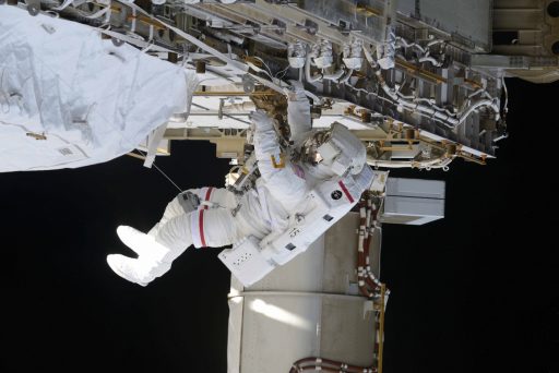 Williams working out on the Station's Truss during last Thursday's EVA - Photo: Roscosmos