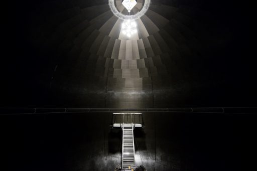 Inside Carbon Fiber Tank - Photo: SpaceX