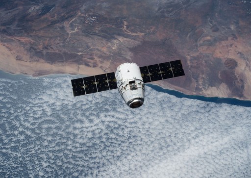 SpaceX Dragon on approach to ISS - Photo: NASA
