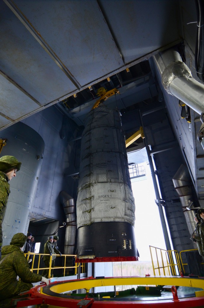 Sentinel-3A_upper_composite_hoisted_to_the_top_of_the_service_tower3